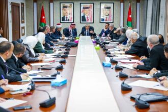 خلال لقاء مع رئيس الوزراء... نواب “العمل الإسلامي” يطالبون بسحب قانون الضمان وإجراء حوار وطني