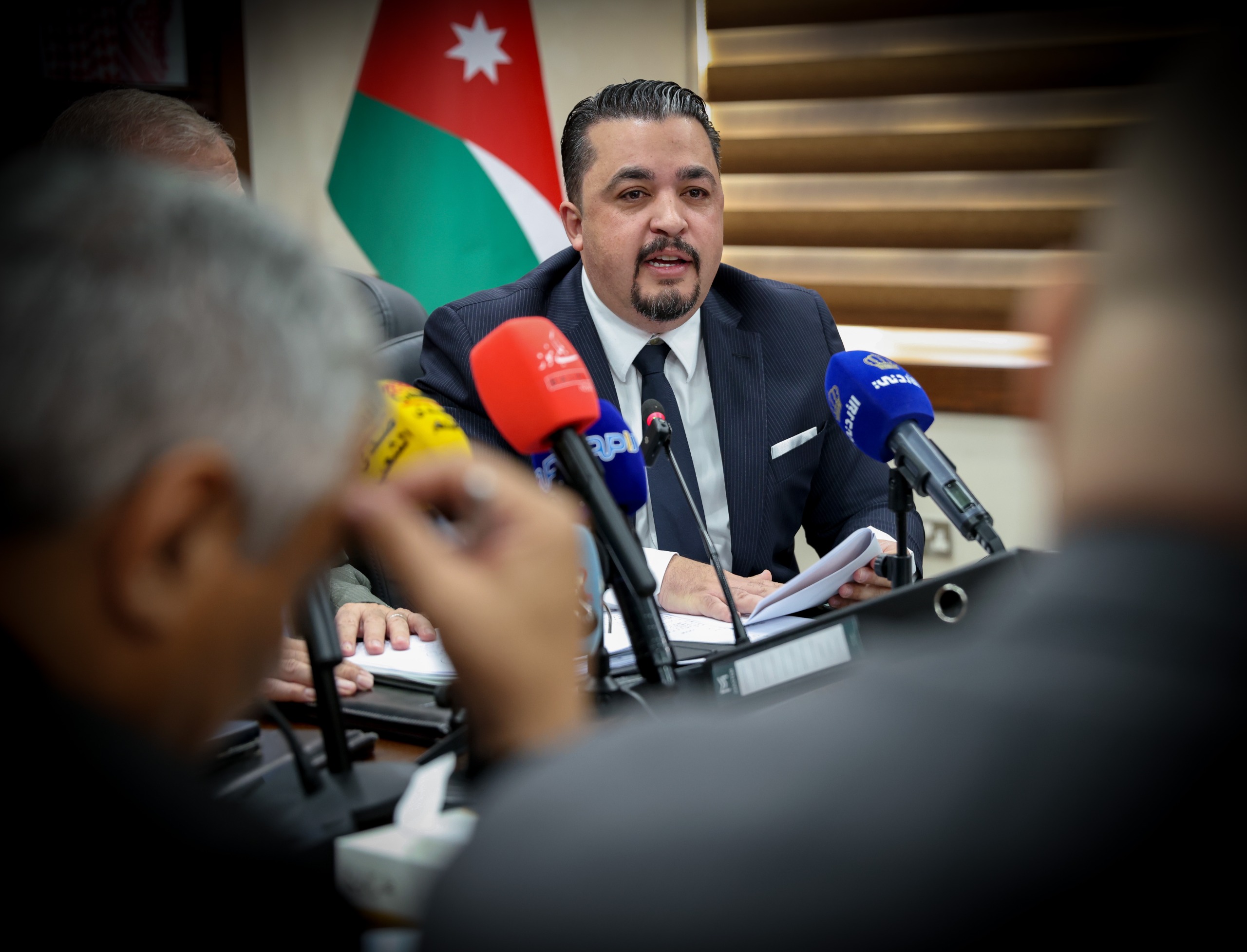 العمل النيابية تعقد مؤتمراً صحفيا حول قانون الضمان