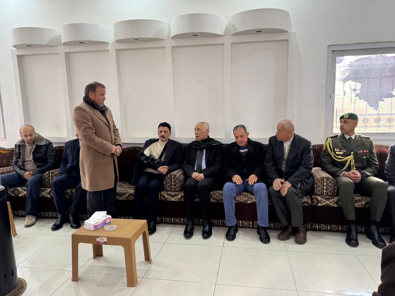 *مندوبا عن الملك وولي العهد.. العيسوي يعزي عشيرتي الزيود والكساسبة*