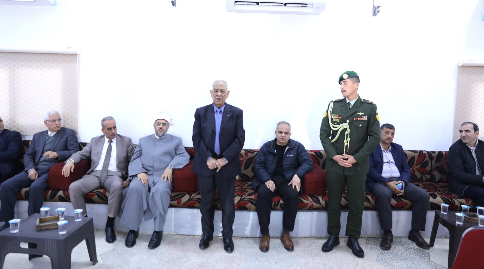 *العيسوي ينقل تعازي الملك وولي العهد إلى عشيرة العبيدات*