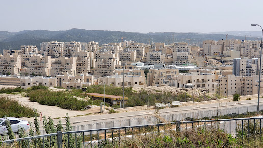 هيئة البث الإسرائيلية: 6 قتلى و27 مصابا بصاروخ بيت شيمش