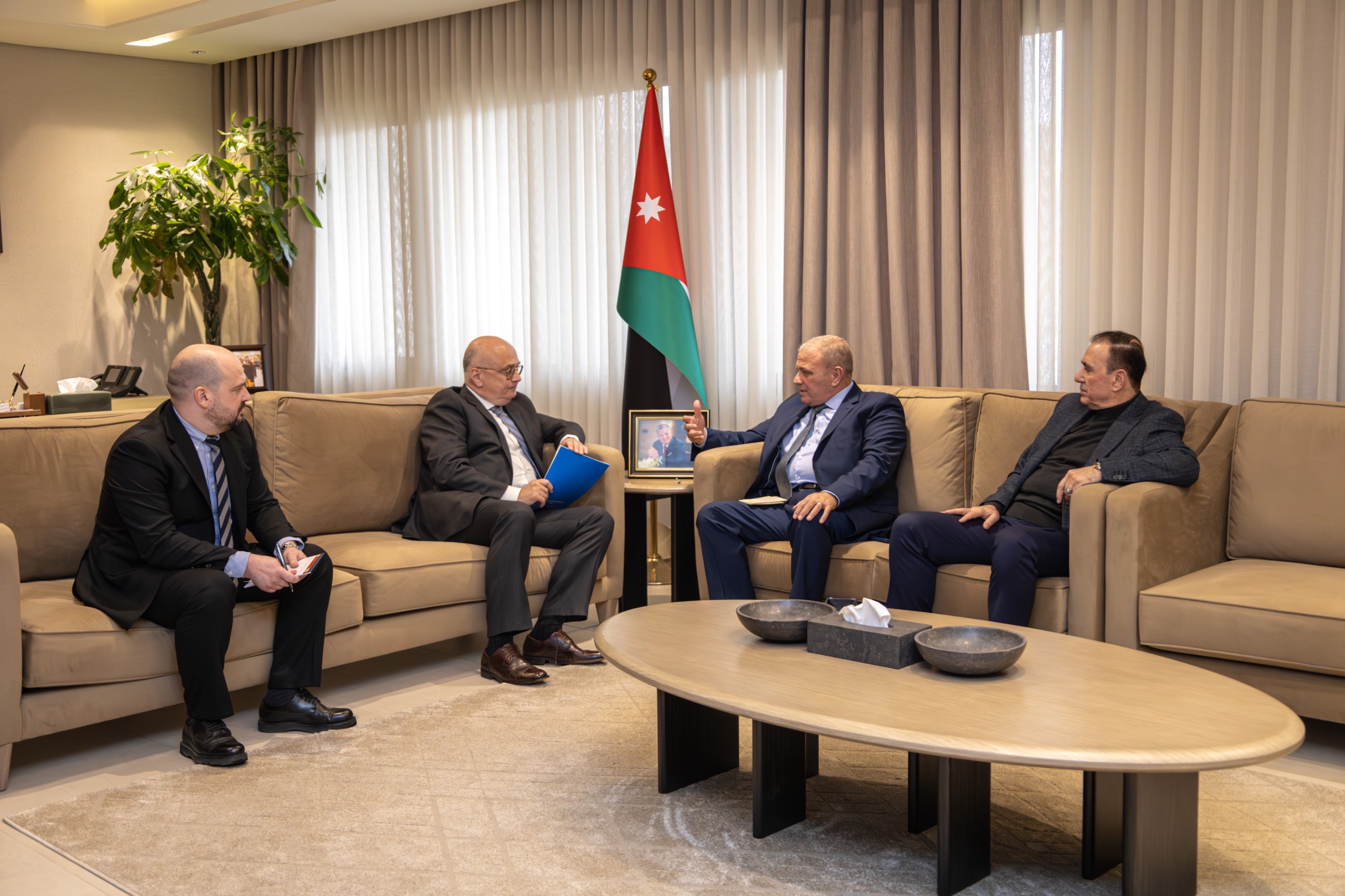 عطية يلتقي السفير الروسي