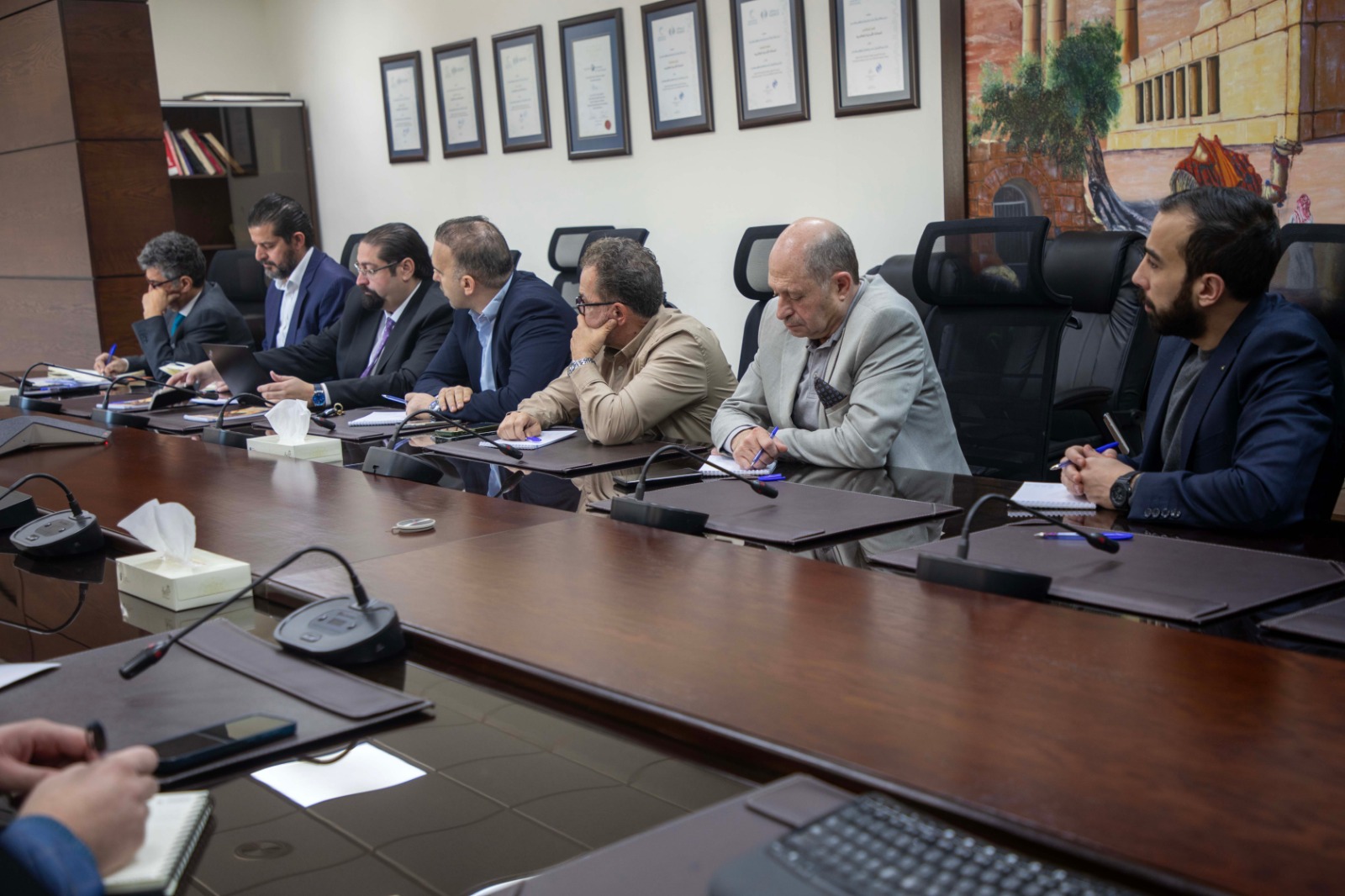 وزير السياحة يبحث مع ممثلي القطاع إطلاق باقات سياحية مدعومة لاستهداف الأسواق العربية