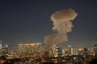 صواريخ إيرانية تستهدف تل أبيب وإسرائيل تعترضها