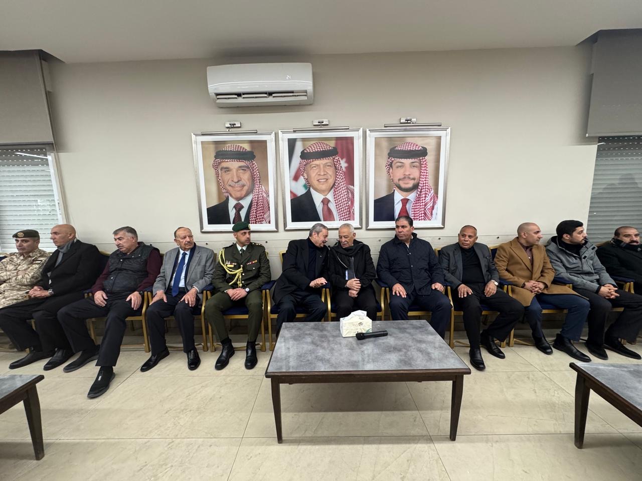 *مندوبا عن الملك وولي العهد.. العيسوي يعزي عشيرتي الزيود والكساسبة*