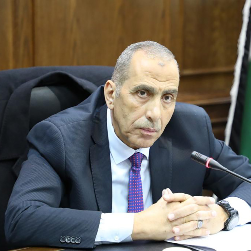 صورة حول : "فبركةٌ وتشكيك" "فبركةٌ وتشكيك"