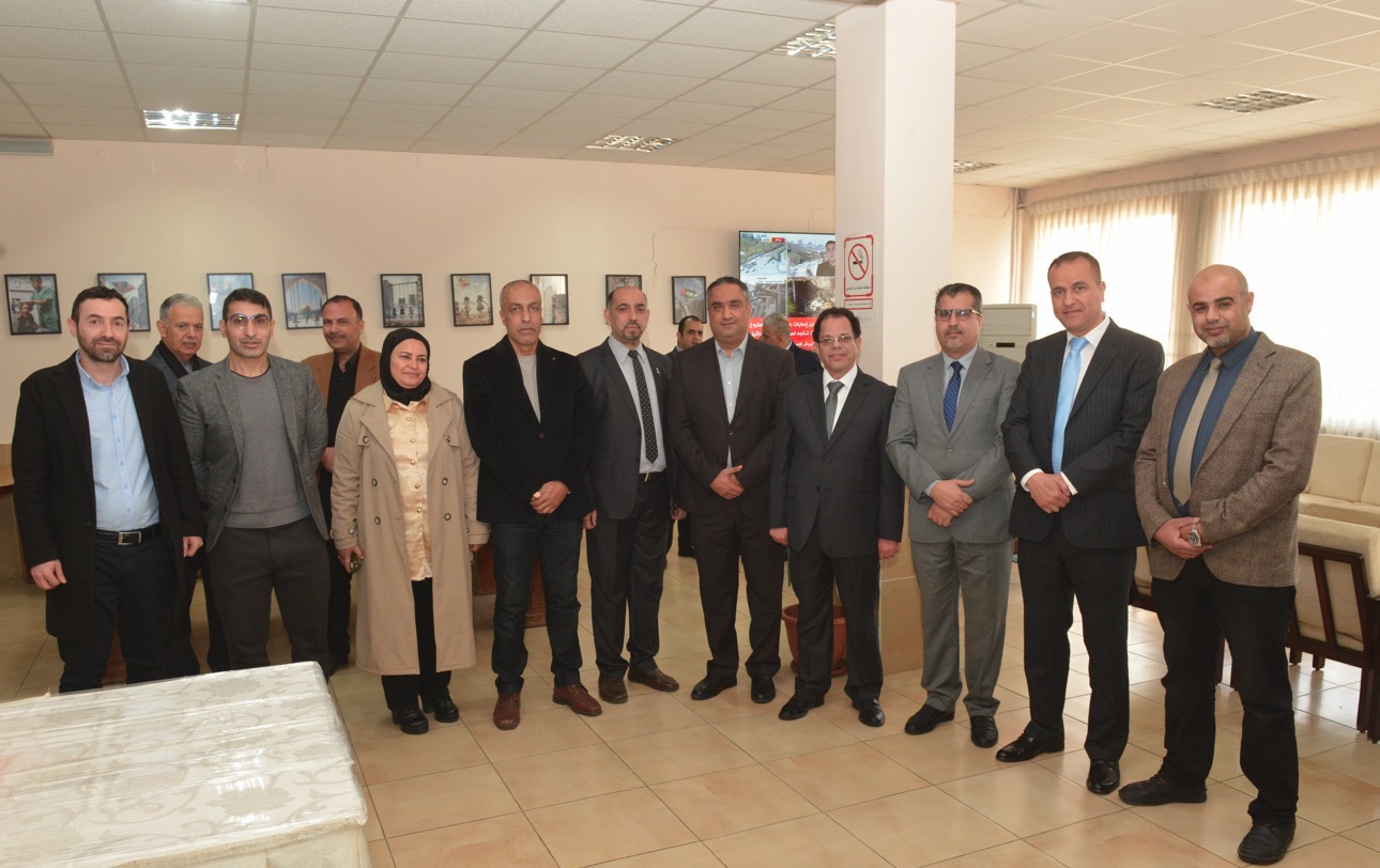 أسرة جامعة البترا تتبادل التهاني بمناسبة عيد الفطر السعيد