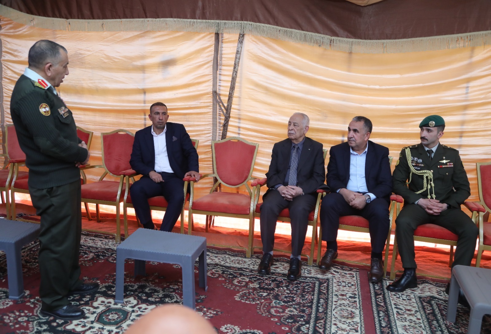 *مندوبا عن الملك وولي العهد...العيسوي يعزي العدوان والأحمد*