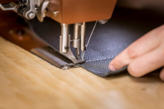 قطاع الجلدية والمحيكات يؤكد استقرار الإنتاج والأسعار