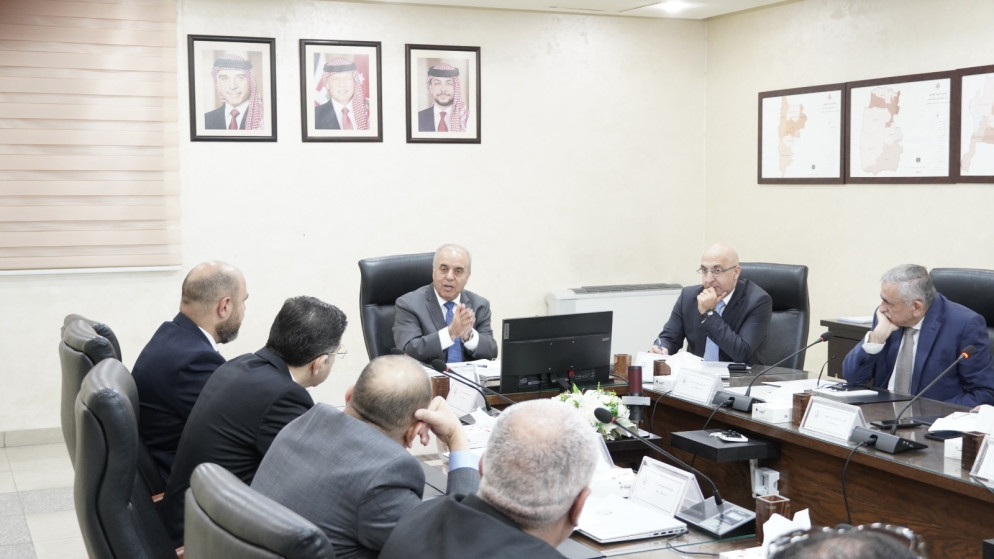 صورة حول : محافظة يستعرض قرارات دعم الجامعات الرسمية محافظة يستعرض قرارات دعم الجامعات الرسمية