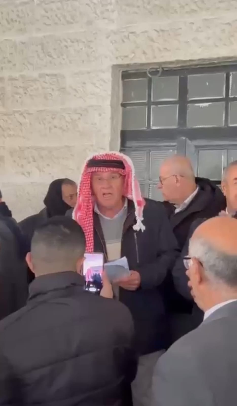 صورة حول : نقابة المقاولين الأردنيين.. إلى أين؟ قرار بسحب الثقة من المجلس.. فيديو نقابة المقاولين الأردنيين.. إلى أين؟ قرار بسحب الثقة من المجلس.. فيديو