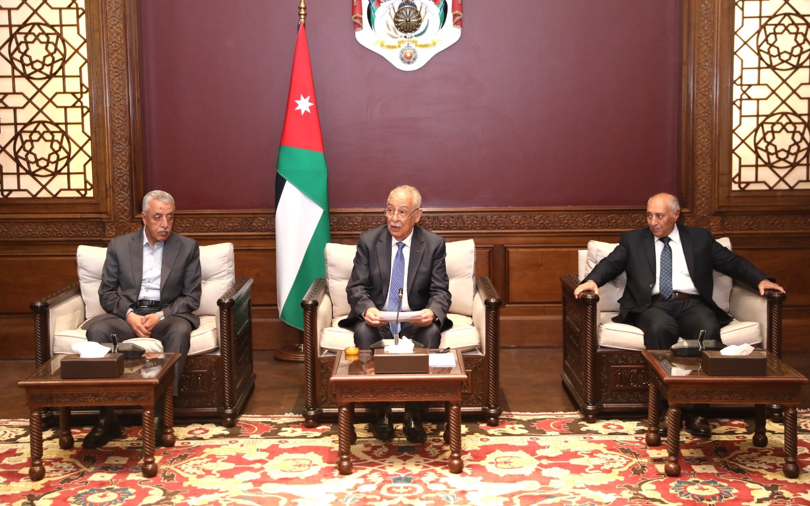 *العيسوي يلتقي وفدا من أبناء عشيرة الرتيمة*