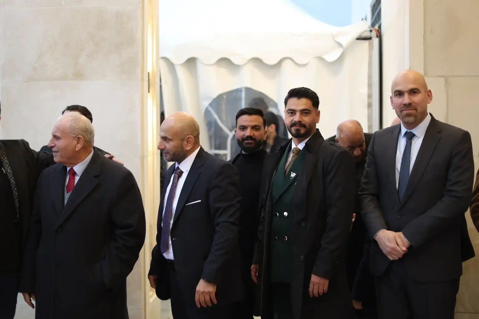 آل غنام النجار وآل عشا نسايب .. الصحفي محمد غنام طلب والنائب د. احمد عشا اعطى