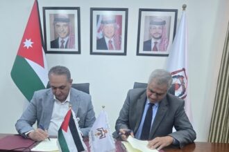 "الطيران المدني" و"البيئة" يوقعان اتفاقية لإنشاء مجمع نباتي في محافظة مأدبا