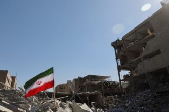 إسرائيل تستهدف قياديًا إيرانيًا بارزًا في طهران