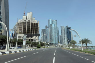 استئناف جزئي للملاحة الجوية في قطر بعد إغلاق المجال الجوي