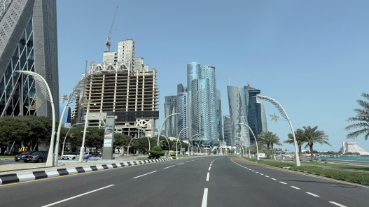 استئناف جزئي للملاحة الجوية في قطر بعد إغلاق المجال الجوي