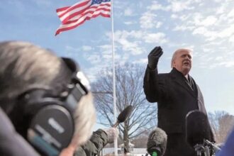 ترامب: القضاء على القوة البحرية الإيرانية ومسح سلاحها الجوي بالكامل