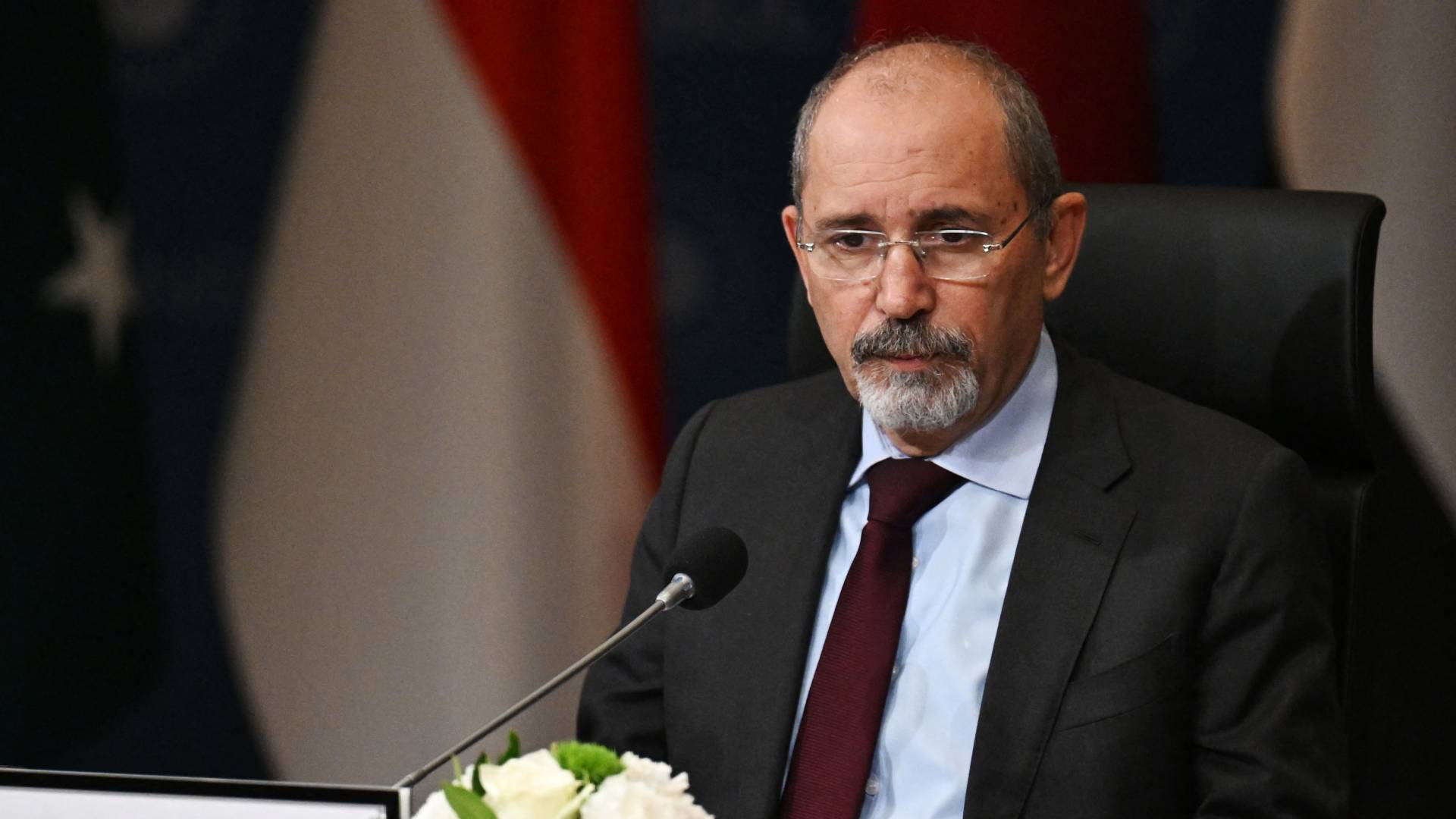 الصفدي يبحث مع مسؤولين أوروبيين تداعيات التصعيد الإقليمي