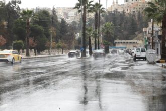 عاجل | انخفاض الحرارة وأمطار متوقعة في الأردن