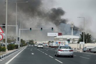 الدفاع القطري يتصدى لهجوم إيراني بطائرات مسيّرة وصواريخ