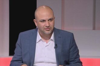 الوزير السابق مثنى غرايبة يتبرع بأعضاء نجله المتوفى كرم