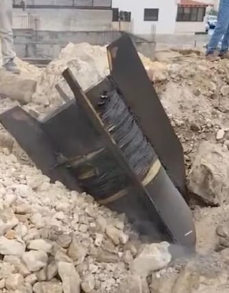 سقوط شظايا صاروخ بمنطقة خريبة السوق