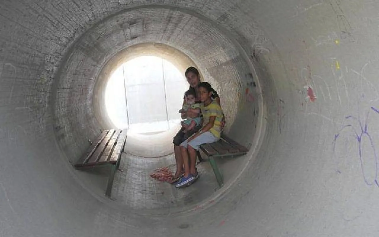 نقل كبار المسؤولين الإسرائيليين إلى الملاجئ