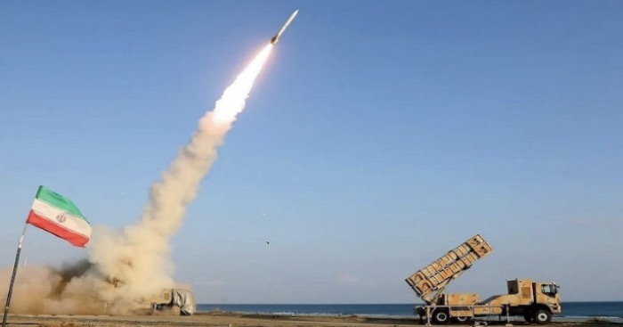 إيران تشن هجوماً صاروخياً واسعاً على "إسرائيل" بـ 5 رشقات خلال ساعة