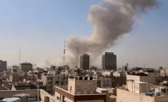 إصابة شخصين جراء سقوط شظايا مسيّرات اعترضها الدفاع الجوي في دبي