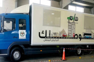 الترخيص المتنقل يخدم سائقي الزرقاء ضمن مبادرة “بنوصلك”