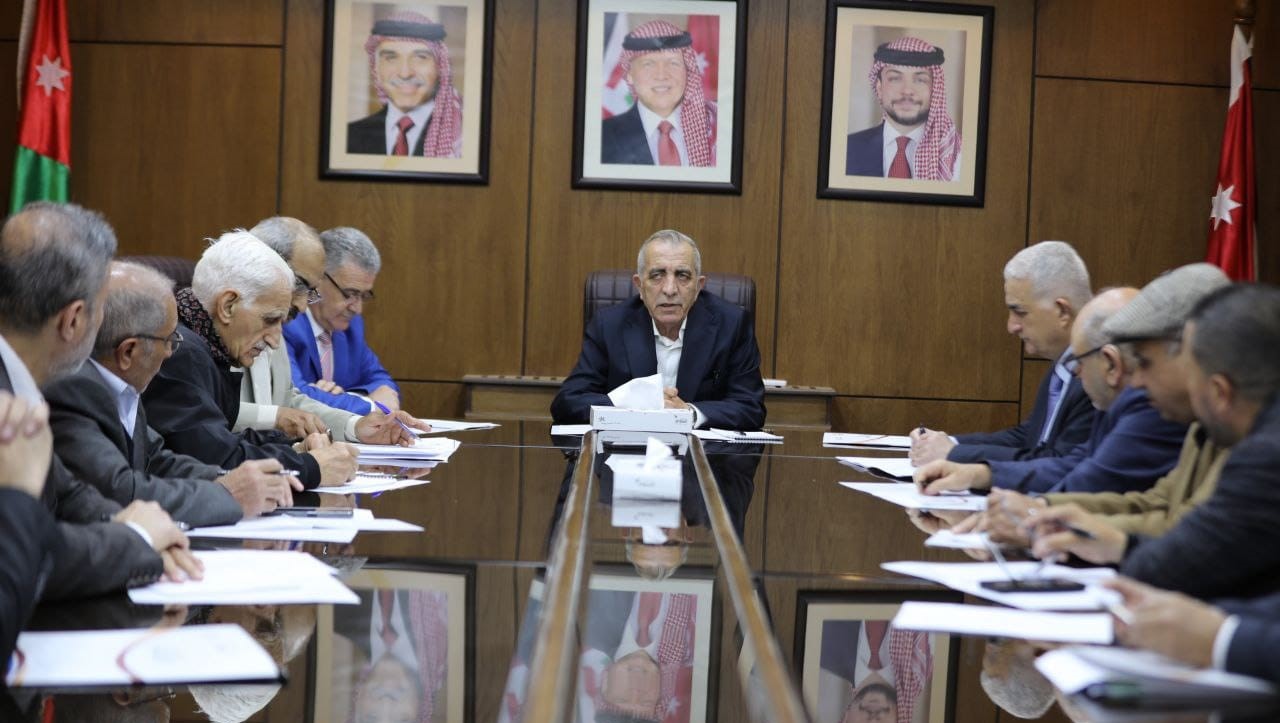 صورة حول : وزير الثقافة يترأس الاجتماع الأول للجنة العليا لمشروع مكتبة الأسرة الأردنية 2026 وزير الثقافة يترأس الاجتماع الأول للجنة العليا لمشروع مكتبة الأسرة الأردنية 2026