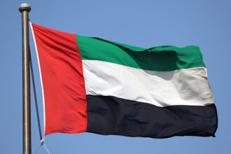 أبوظبي تتعامل مع حريق إثر استهداف بطائرة مسيرة في مصفح