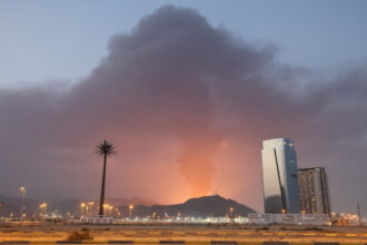 استهداف مطار مهرآباد في طهران بضربات أميركية إسرائيلية