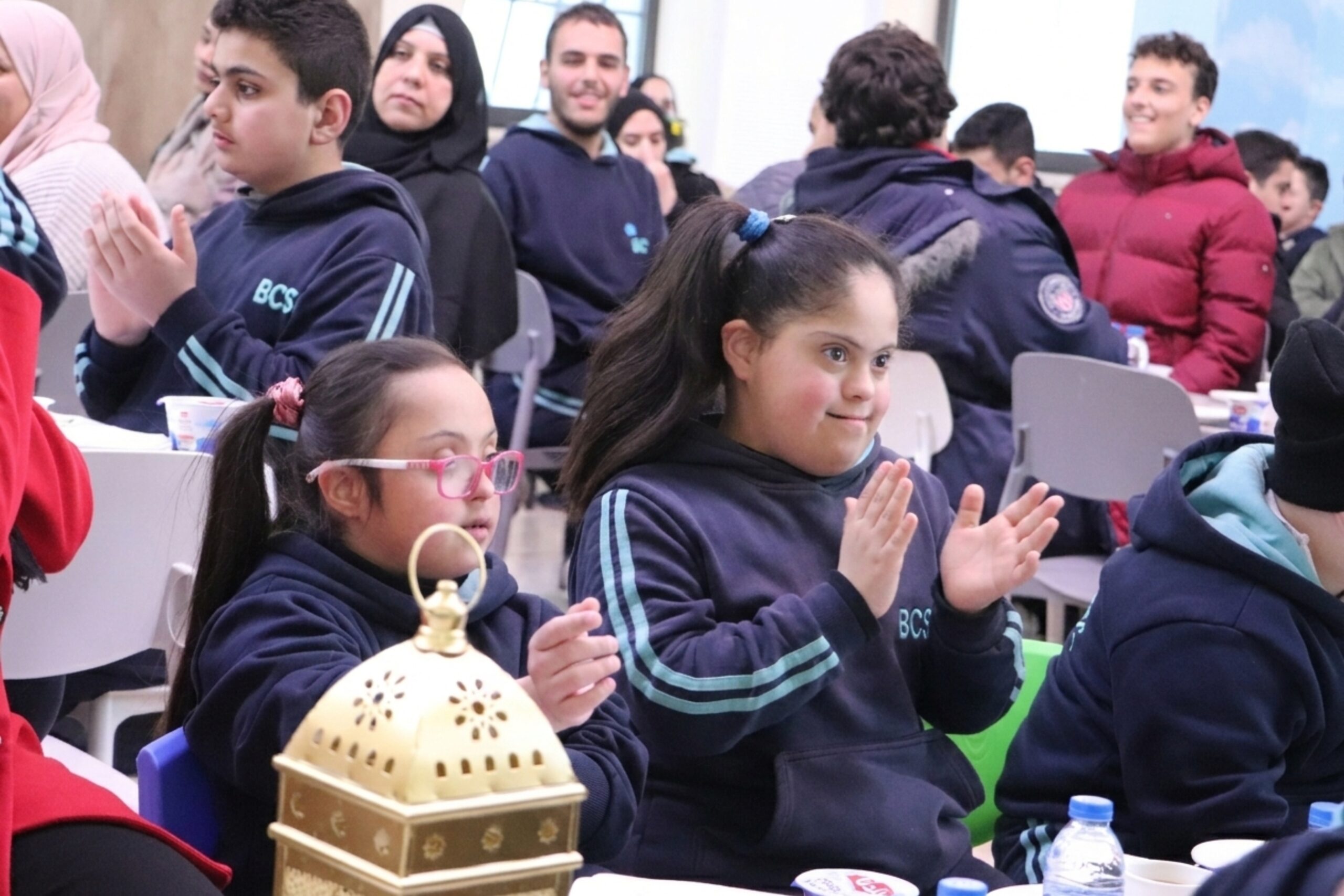 فندق إنتركونتيننتال الأردن والبنك العربي الإسلامي الدولي ينظمان إفطاراً خيرياً لأطفال مركز البنيات للتعليم الخاص