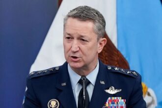 الولايات المتحدة توسع هجماتها على إيران وتستهدف الصواريخ والبحرية بدقة عالية