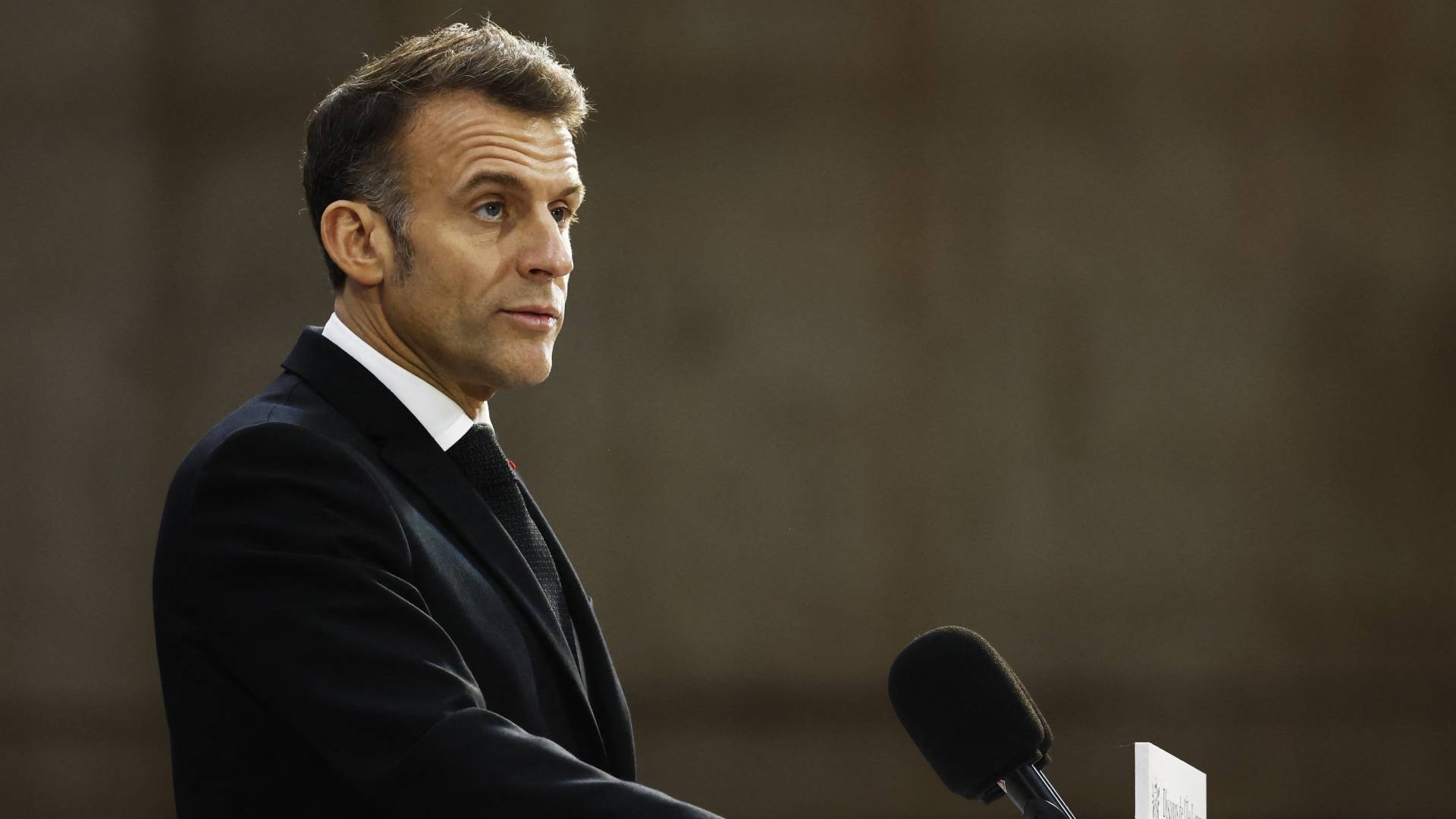 ماكرون يحذّر من اجتياح لبنان: “خطأ استراتيجي” يهدد المنطقة