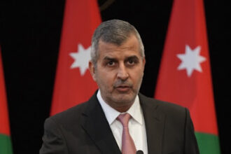 الخرابشة: الأردن يمتلك مخزونات آمنة من الغاز والوقود لضمان استدامة الكهرباء خلال الطوارئ