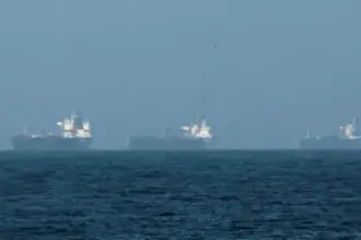 حادث بحري قبالة سواحل الكويت على بعد 30 ميلاً جنوب شرق ميناء مبارك الكبير