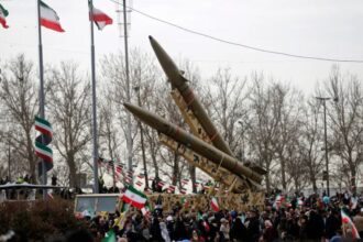 الجيش الإيراني يؤكد جاهزيته لحرب طويلة الأمد ويعلن السيطرة على العمليات الميدانية