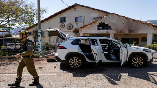 إصابة ضابط إسرائيلي بجروح خطيرة وجندي بجروح متوسطة خلال اشتباكات جنوب لبنان