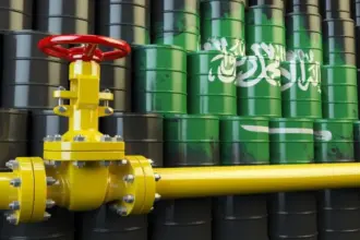 السعودية تحدد سعر الخام العربي الخفيف لشهر أبريل بزيادة 2.5 دولار للبرميل في آسيا