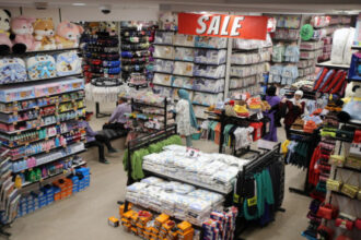 اضطراب الطرود البريدية يؤخر وصول مشتريات عيد الفطر