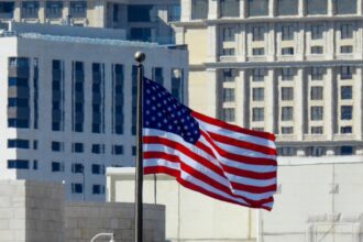 السفارة الأميركية في عمان تُعلق جميع مواعيد التأشيرات بسبب الأوضاع الإقليمية