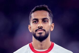 إشادة دولية بموسى التعمري ودوره المؤثر مع المنتخب الوطني