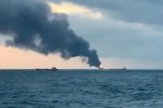 الحرس الثوري الإيراني يعلن استهداف ناقلتي نفط أمريكيتين في مضيق هرمز