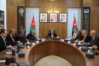 حسّان يبحث تسهيل المناولة والشحن في موانئ العقبة