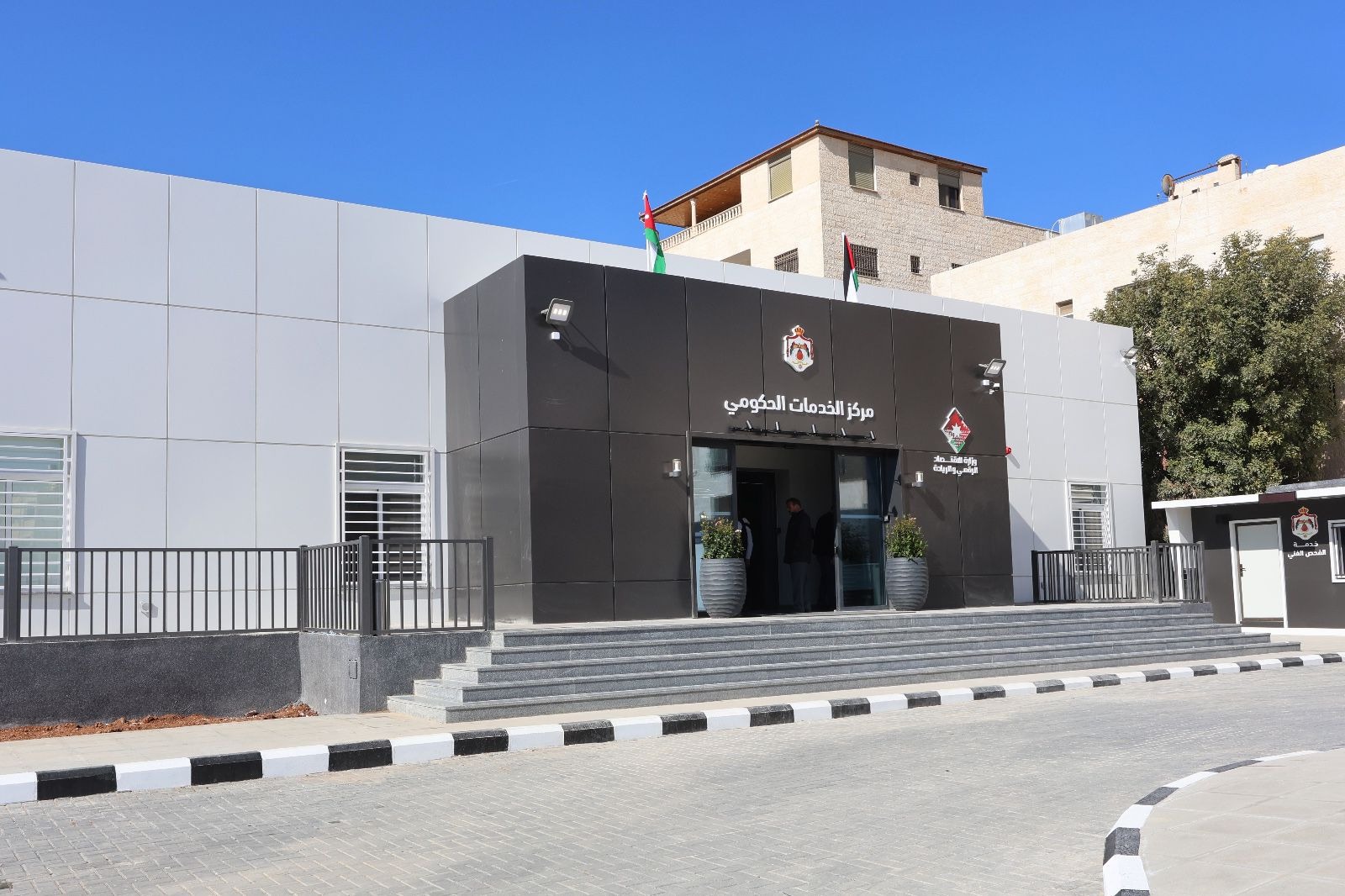 نقل خدمات ترخيص السواقين والمركبات من أبو نصير إلى مركز الخدمات الحكومي الشامل