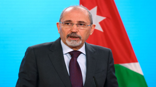 صورة حول : الصفدي يقدم تعازي الأردن للكويت باستشهاد ضابطين في هجوم إيراني الصفدي يقدم تعازي الأردن للكويت باستشهاد ضابطين في هجوم إيراني