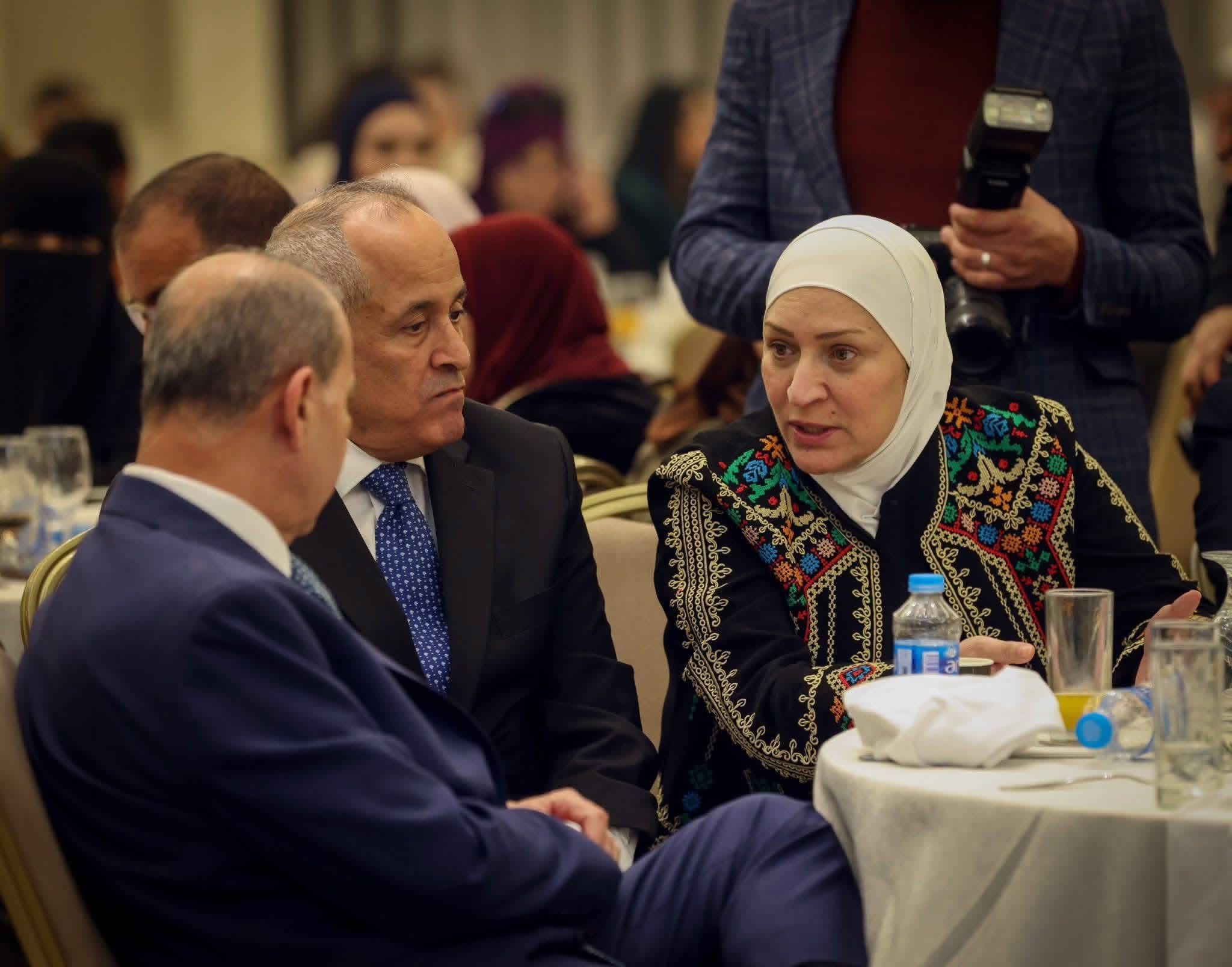 "راصد" يكرّم برلمانيات بمناسبة يوم المرأة العالمي